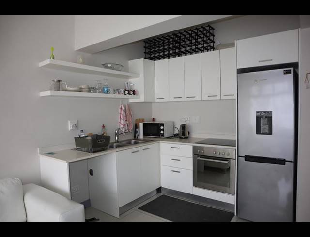 1 BEDROOM PROPERTY TO RENT IN SEA POINT